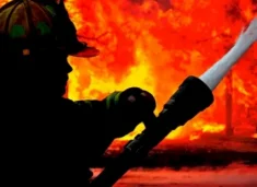 nje-shtepi-ne-gjakove-perfshihet-nga-zjarri,-arrestohet-i-dyshuari