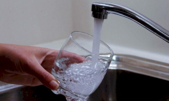 per-shkak-te-shembjes-se-rruges,-ndalet-uji-ne-disa-zona-te-prishtines