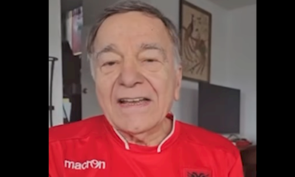 ish-kongresmeni-amerikan-dioguardi-me-fanelle-te-shqiperise-vjen-me-mesazh-te-vecante-per-yjet-e-kosoves