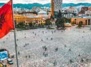 shqiperia-thirrje-qytetareve:-shmangni-udhetimet-ne-lindjen-e-mesme