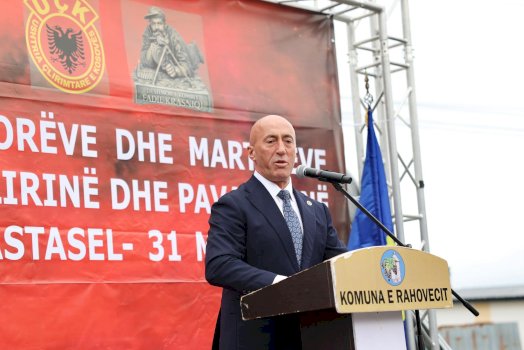 ramush-haradinaj-nderon-kujtimin-e-martireve-ne-pastaselle-dhe-burim