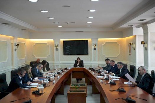 shqyrtohen-aplikacionet-e-kandidateve-per-dy-gjyqtare-ne-kushtetuese,-intervistimi-javen-tjeter