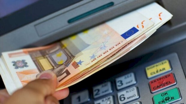 ekzekutohet-paga-e-13-te-per-punonjesit-e-sektorit-publik