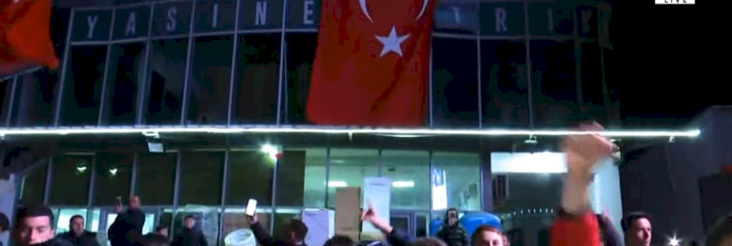 pas-fitores-1:0,-turqit-ne-kosove-krijojne-atmosfere-festive-ne-rruge