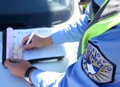 295-gjoba-per-perdorim-te-telefonit-gjate-vozitjes-ne-rajonin-e-ferizajt-gjate-marsit