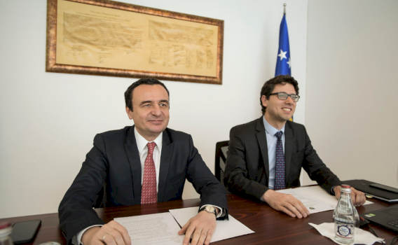 murati-beson-se-kurti-eshte-ne-kontakt-me-partite-politike-per-te-biseduar-rreth-ceshtjes-se-presidentit