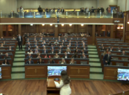 draft-rezoluta-e-pdk’se,-aak-pajtohen-qe-te-diskutohet-si-pike-e-pare-–-ldk-e-vv-thone-‘‘s’ka-lidhje’’,-kerkojne-grup-te-perbashket