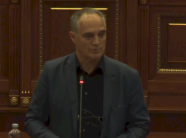 hasani:-ekspozita-me-pasaktesi-per-masakrat-s’eshte-gabim,-por-version-i-qellimshem-i-udb-se,-autoret-te-mbahen-pergjegjes