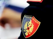 shqiperi:-djali-merr-peng-prinderit-e-tij,-i-kercenon-me-thike