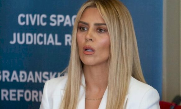 “kulmi-i-hipokrizise”,-deliu-e-ashper-me-kurtin-pas-akuzave-ndaj-mediave:-nxirr-emra-ose-ndalo-me-kete-loje-te-ndyte