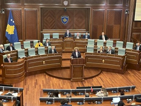 cmimet-e-derivateve-te-naftes,-hajdari:-qeveria-ka-nderhyre-aty-ku-duhej,-propozimi-i-opozites-per-tvsh-ne-dhe-akcizen-pa-plan-konkret