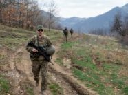 ushtaret-letoneze-patrullojne-vijen-administrative,-vazhdon-angazhimi-per-siguri-ne-kosove