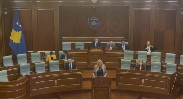 deputetja-e-aak-se,-time-kadrijaj-ironizoi-deputeten-e-lvv-se