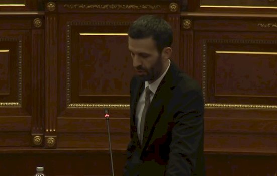 “mungon-edhe-vv-ja,-edhe-lista-serbe”,-gola-ia-ndal-mikrofonin-rrahmanit