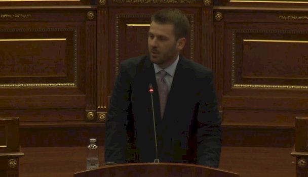 kerceli:-cmimet-e-naftes-nuk-caktohen-ne-prishtine,-por-ne-tregjet-nderkombetare