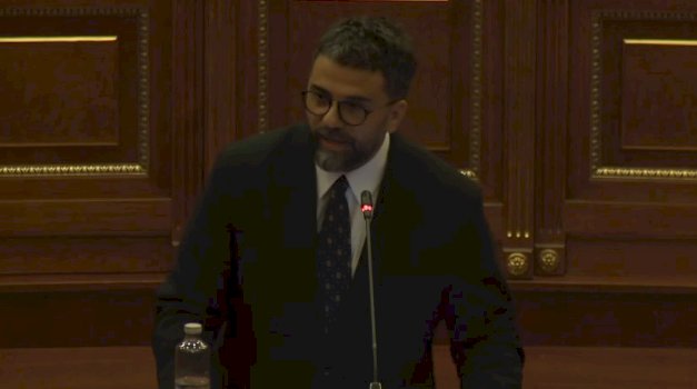 “degjova-se-dejona-ish-paqejf-e-s’ka-mujt-me-ua-shkru-te-gjitheve-fjalimeve”,-behrami-thumbon-vv-ne