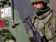 gjermania-shtrengon-rregullat,-burrat-duhet-te-marrin-leje-nga-ushtria-per-te-dale-jashte-shtetit