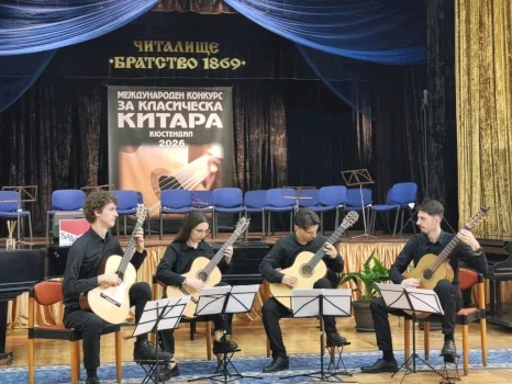 studentet-e-universitetit-te-pejes-lene-gjurme-ne-skenen-nderkombetare