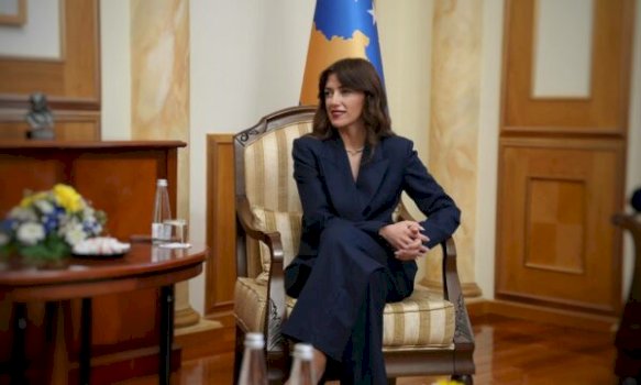 albulena-haxhiu-ben-ndryshimin-e-pare-si-ud.-presidente,-i-nderron-emrin-faqes-se-presidences-ne-facebook-–-por-i-shpeton-nje-detaj