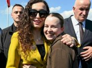 ish-presidentja-osmani-merr-pjese-ne-inaugurimin-e-shtatores-se-heroit-mirali-sejdiu