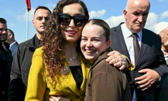 ish-presidentja-osmani-merr-pjese-ne-inaugurimin-e-shtatores-se-heroit-mirali-sejdiu