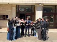 abdixhiku-pas-takimit-me-kurtin:-tri-pozita-nuk-mund-t’i-takojne-nje-partie-politike