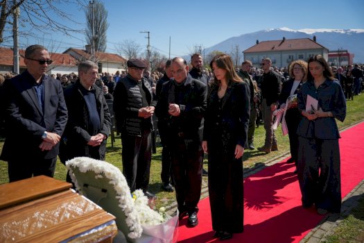 albulena-haxhiu:-don-kelmend-spaqi,-meshtar-dhe-patriot-qe-i-sherbeu-njerezimit-ne-kohet-me-te-veshtira