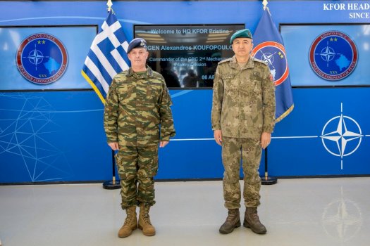 komandanti-i-kfor-it-takon-gjeneralin-grek,-diskutojne-per-sigurine-ne-kosove