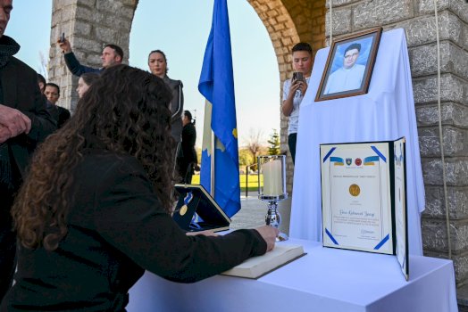 vjosa-osmani-nderon-don-kelmend-spaqin:-shembull-i-rralle-i-guximit-dhe-humanizmit