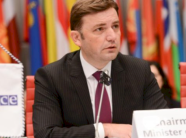 bdi-pas-protestes:-politike-e-organizuar-per-dobesimin-e-gjuhes-shqipe-ne-institucione