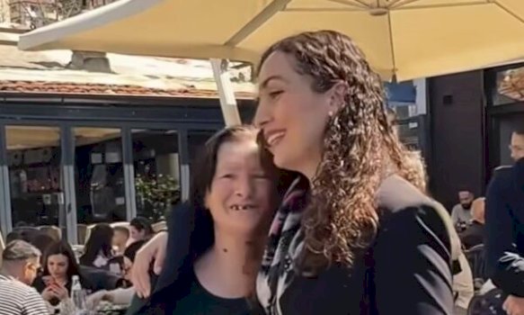 nje-dite-pasi-i-perfundoi-mandati-ne-krye-te-shtetit,-vjosa-osmani-del-ne-prizren-per-takime-me-qytetaret