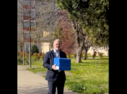 azemi-i-ldk-se-me-dosje-ne-duar-per-oret-e-keds-it-hyn-ne-stacionin-e-policise-ne-prishtine