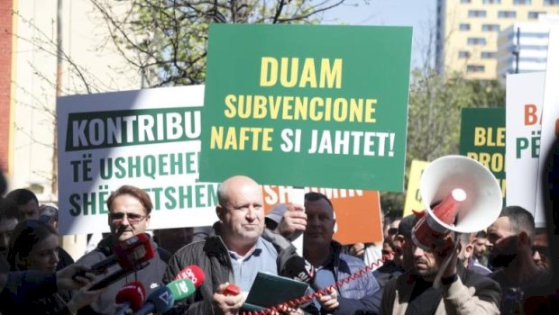 ministria-e-bujqesise-ne-shqiperi-rrit-fondet-pas-protestes-se-fermereve