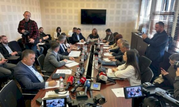 zemaj-kerkon-sqarime-nga-ministri-hoti-per-ekspoziten-“masakrat-ne-kosove-1998–1999”:-shohim-cili-ka-qene-financimi-i-shtetit