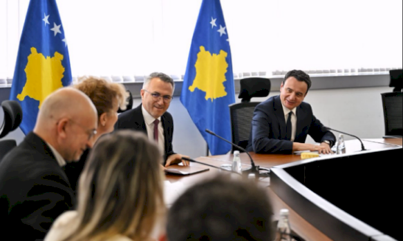 reporteret-pa-kufij-dhe-organizatat-e-tjera:-qeveria-e-kosoves-te-ndale-erozionin-e-lirise-se-mediave,-vetevendosje-i-dobesoi-disa-standarde