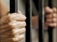 nje-muaj-paraburgim-per-babain-qe-dyshohet-se-dhunoi-seksualisht-vajzen-e-tij