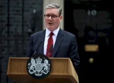 starmer:-ka-shume-pune-per-te-bere-ne-ngushticen-e-hormuzit