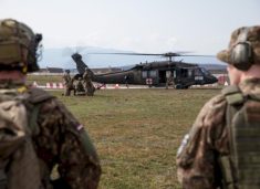 reuters:-trumpi-po-shqyrton-terheqjen-e-disa-trupave-amerikane-nga-evropa