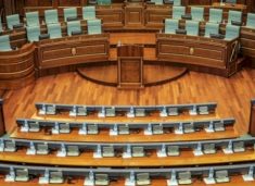 kuvendi-mblidhet-sot-ne-seance-plenare,-ne-rend-dite-ceshtja-e-cmimit-te-naftes