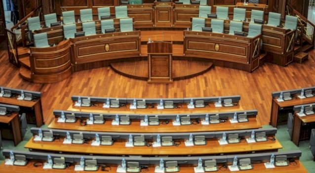 kuvendi-mblidhet-sot-ne-seance-plenare,-ne-rend-dite-ceshtja-e-cmimit-te-naftes