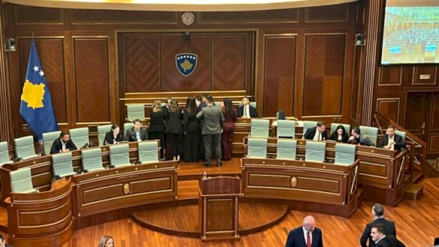 rezoluta-e-pdk-se-per-mbrojtjen-e-se-vertetes-historike,-partite-me-qendrime-te-ndryshme-per-renditjen-e-saj