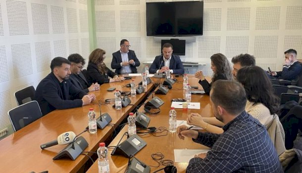 komisioni-ad-hoc-deshton-te-shqyrtoje-listen-e-kandidateve-per-anetare-te-komisionit-te-pavarur-per-media