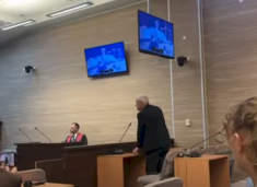 ministri-xhelal-svecla-deklarohet-plotesisht-i-pafajshem-per-gazin-lotsjelles:-kishim-qellim-te-ndalnim-shitjen-e-8200-hektareve-toke-te-kosoves