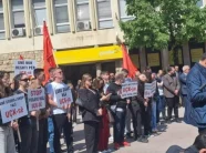 ​protesta-ne-peje:-e-turpshme-ta-mbrojme-uck-ne-nga-shqiptaret