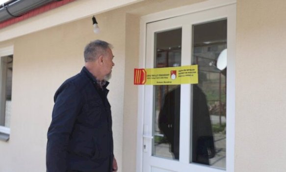 sami-lushtaku-jep-urdher-per-mbylljen-e-dy-qendrave-mjekesore-ne-dy-fshatra,-funksionin-me-sistemin-e-serbise