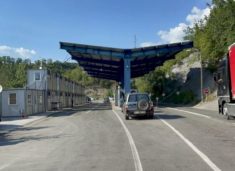 ndalohet-shtetasi-serb-ne-jarinje,-i-konfiskohen-materiale-nacionaliste