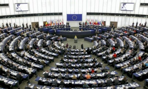 eurodeputeti-austriak:-elita-politike-s’eshte-gati-per-kompromis,-rruga-e-kosoves-po-pengohet-nga-problemi-me-serbine