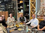 lladrovci-takon-mesuesin-e-tij,-lobist-ne-amerike,-diskutojne-per-dilemen:-me-be-apo-me-ameriken