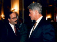 clinton-per-eliot-engel:-aleat-i-pazevendesueshem-per-mua,-nje-mik-i-vertete-–-do-me-mungoje-shume