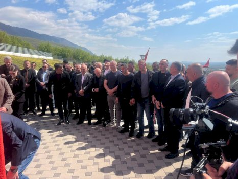 ovl-e-uck-se-kujton-deshmoret-e-istogut:-sakrifica-e-tyre-eshte-gurthemeli-i-shtetit-tone